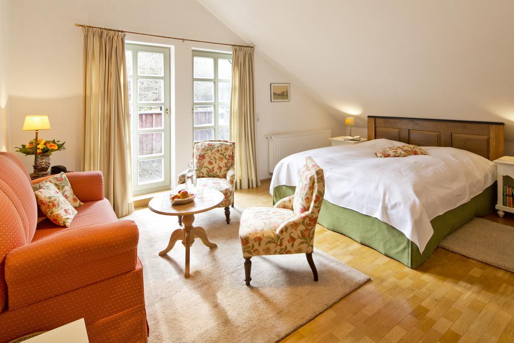 Romantik Hotel Landhaus Baerenmuehle Frankenau Exteriör bild